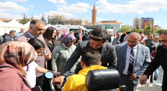 Kırşehirde engelli vatandaşlara 82 akülü ve 65 tekerlekli sandalye dağıtıldı