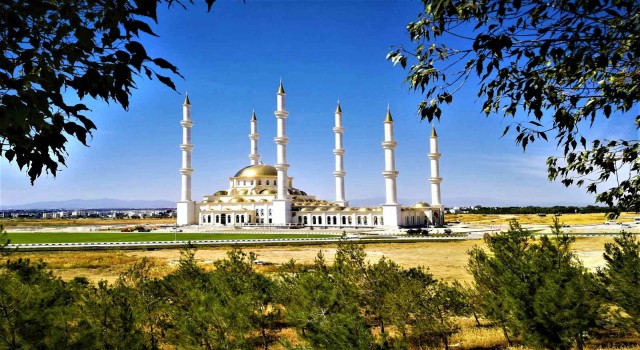 KKTCnin en büyük camiinde sona yaklaşılıyor