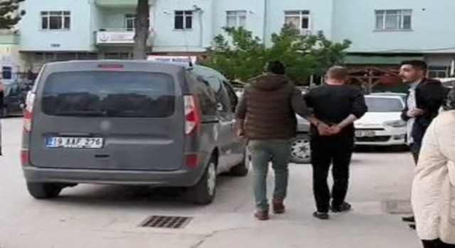 Kocasının boğarak öldürmek istediği kadını ekipler kurtardı