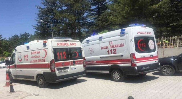 Konyada iki otomobil çarpıştı: 3 yaralı