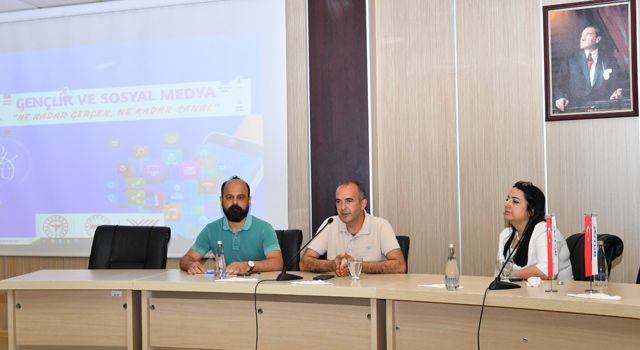 Korkut Ata Üniversitesi’nde, “Gençlik ve sosyal Medya” konuşuldu