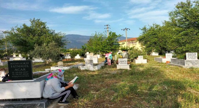 Köyceğizde arife gününde mezarlıklar unutulmadı