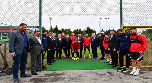 Kritik maç öncesi Gaziantep Futbol Kulübüne moral ziyareti