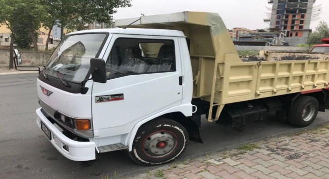 Küçükçekmecede kamyonet hırsızlığı kamerada