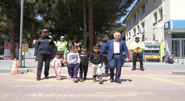 Kulada “Yayalar için 5 adımda güvenli trafik” uygulaması yapıldı