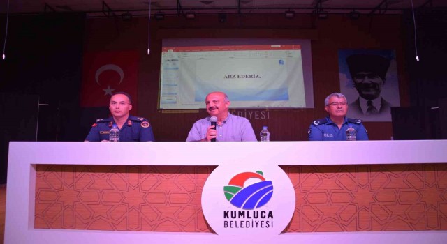 Kumlucada daire amirleri ve muhtarlara kırım kongo kene” bilgilendirmesi