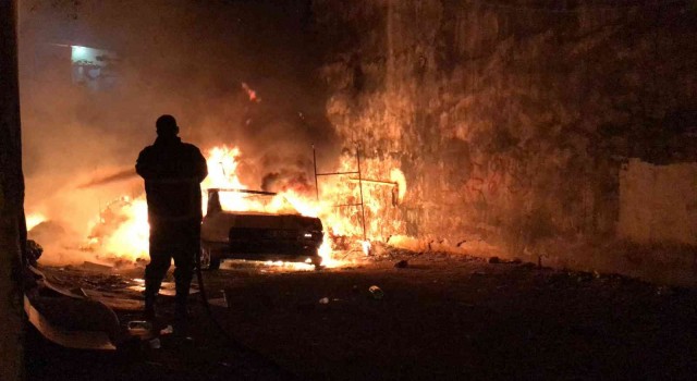 Kundaklanan araç kullanılmaz hale geldi