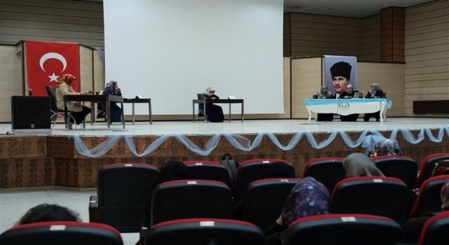 Kuran kursları öğrenciler arası Temel Dini Bilgiler Yarışması düzenlendi