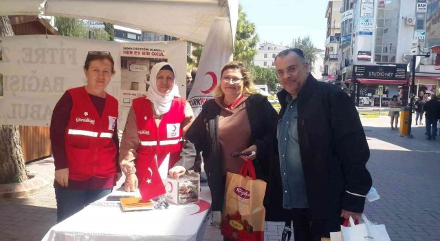 Kuşadasında İyilik Sensiz Olmaz kampanyası yoğun ilgi gördü