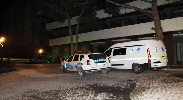 Kuşadasındaki lüks otelde ölü olarak bulundu