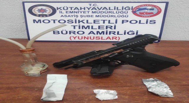 Kütahyada bir araçta uyuşturucu ele geçirildi
