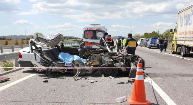 Kütahyada trafik kazası: 1 ölü, 1 yaralı
