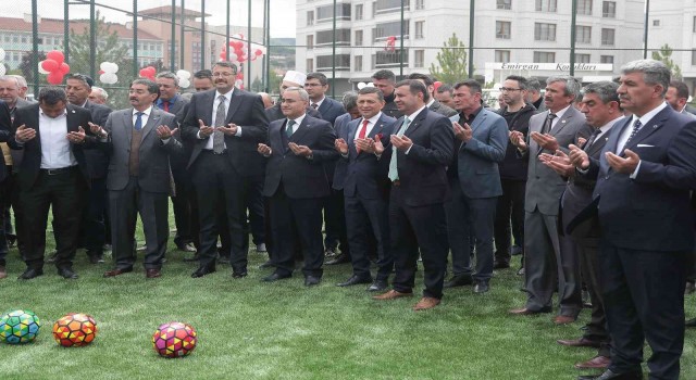 Kütahyada yapımı tamamlanan 6 halı saha hizmete sunuldu