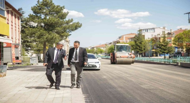 Kütahyada yol ve kaldırım yenileme çalışmaları