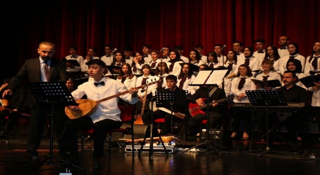 Lise öğrencileri konser düzenledi