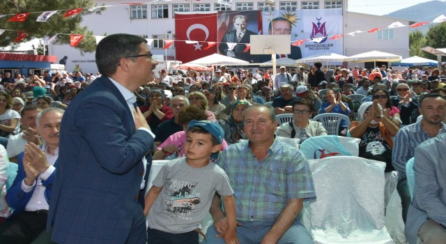 Mahalle muhtarından Başkan Çelike övgü