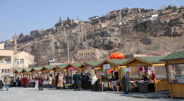 ‘Maharetli Eller kaldığı yerden devam