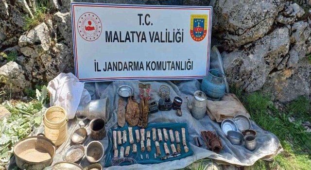 Malatyada terör örgütüne ait çok sayıda patlayıcı ele geçirildi