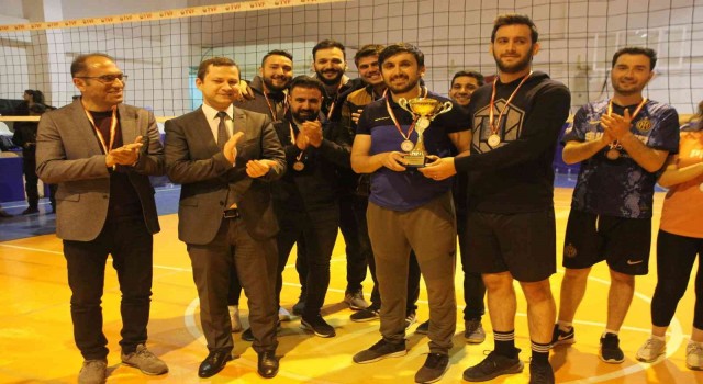 Malazgirtte ‘Kurumlar Arası Voleybol Turnuvasının şampiyonu belli oldu