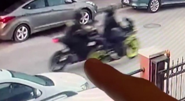 Maltepede 100 bin TLlik motosikleti ittirerek çaldılar