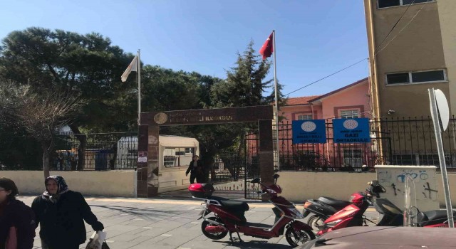 Manisada 38 öğrenci gıda zehirlenmesi şüphesiyle hastaneye kaldırıldı