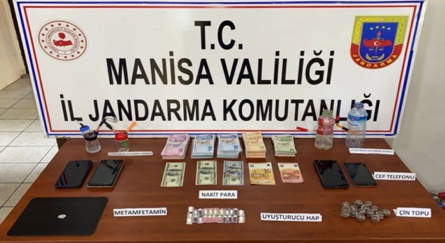 Manisada jandarmadan uyuşturucu operasyonu: 2 gözaltı