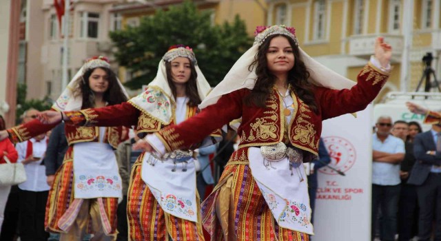 Manisayı 19 Mayıs coşkusu sardı