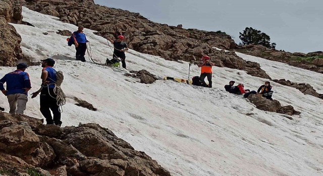 Mantar toplamaya giderken bacağını kıran vatandaşın imdadına AFAD, jandarma ve 112 yetişti