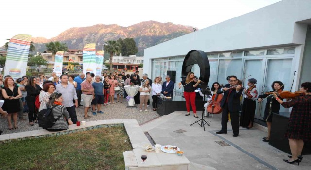 Marmaris İçmeler Sanatevi kapılarını sergiyle açtı