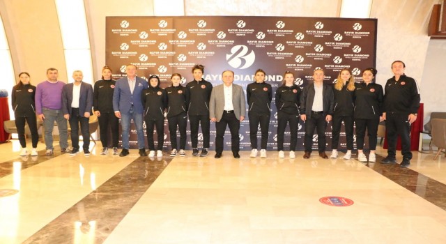 Mehmet Baykandan Kadın Taekwondo Milli Takımı ve Para Taekwondo Milli Takımına ziyaret