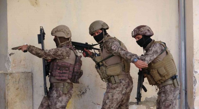 Mersinde DEAŞa şafak operasyonu: 13 şüpheli hakkında gözaltı kararı