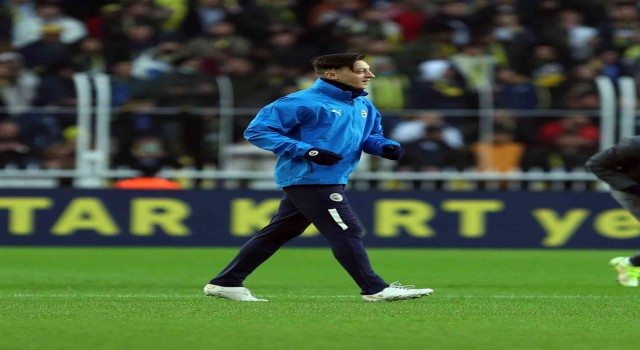 Mesut Özil: Fenerbahçeden başka bir takımda kariyerimi noktalamayacağım
