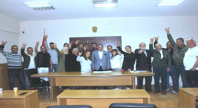 MHP Çınarcık ilçe yönetiminde görev dağılımı yapıldı