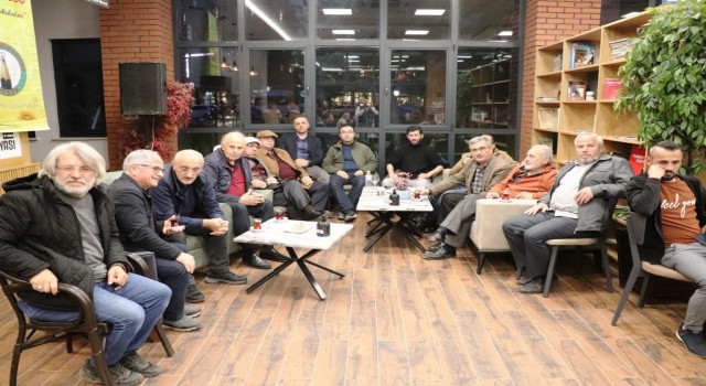 Millet Kıraathanesinde şiir gecesi