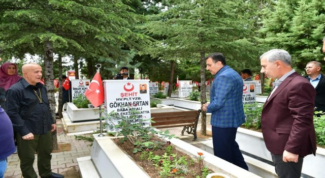 Milletvekili Tüfenkci ile Başkan Çınardan şehitlik ziyareti