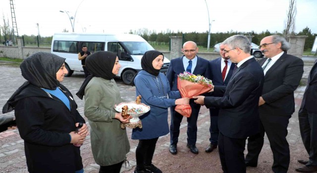 Milli Eğitim Bakan Yardımcısı Yılmaz Ağrıya geldi