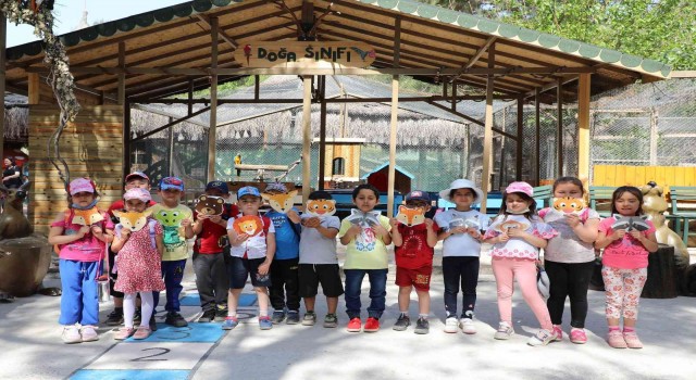 Minik öğrenciler, Antalya Hayvanat Bahçesinde resim yaptı