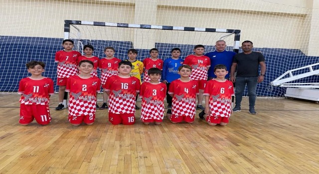 Minikler Türkiye Şampiyonasına katılacak hentbolculara destek