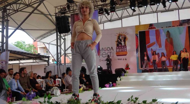 ModaFest, geri dönüşümden yapılan kıyafetlerin defilesiyle başladı