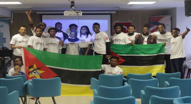 Mozambikli Başkan Danilo Eskişehirdeki Afrikalıları bir araya topladı