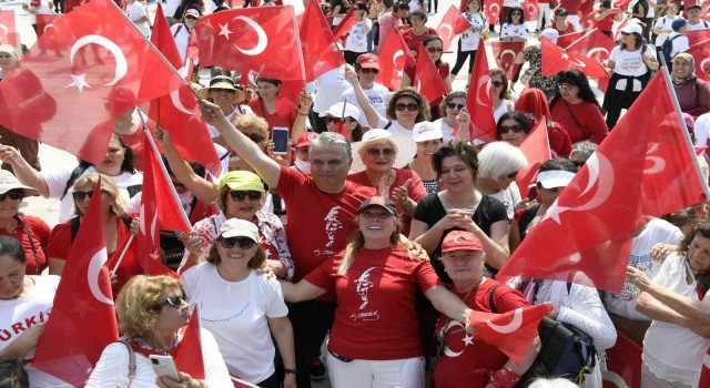 Muratpaşada 19 Mayıs kutlamaları sabah sporuyla başladı