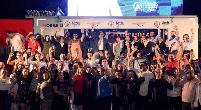 Muratpaşada 80 bin kişi iftarlarda bir araya geldi