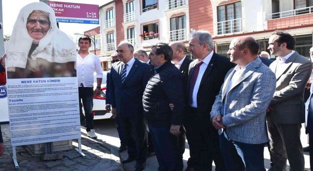 Nene Hatunun vefatının 67. yıl dönümünde Yalova Altınovada bir sokağa verildi