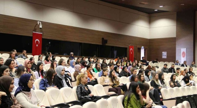 NEVÜde “Alışveriş Bağımlılığı” semineri düzenlendi