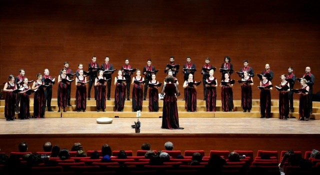 Nilüfer Çoksesli Korodan müzik ziyafeti