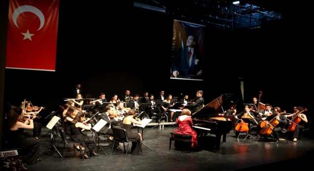 Nilüfer Oda Orkestrasından muhteşem konser