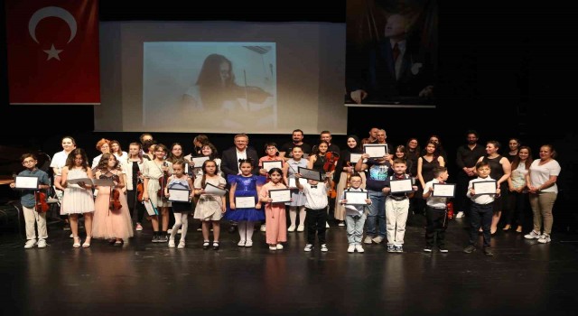 Nilüferde yılsonu konserinde muhteşem performans