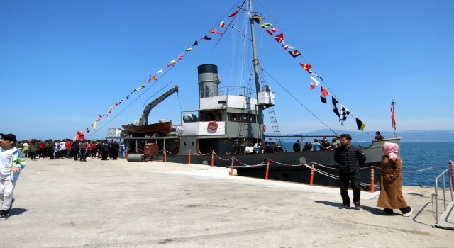 Nusret Mayın Gemisine Mudanyada ziyaretçi akını