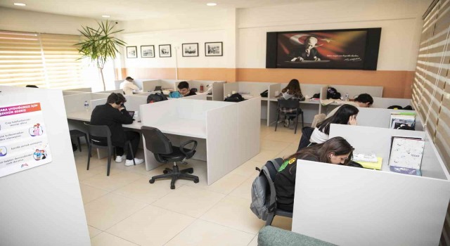 Öğrenci Çalışma Merkezi, öğrencilere konforlu bir ortam sağlıyor