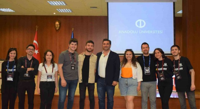 Öğrenciler “dijital dönüşüm” hakkında bilgilendirildi